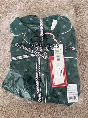 Vineyard Vines Green Snowflake Modal Sleep Set